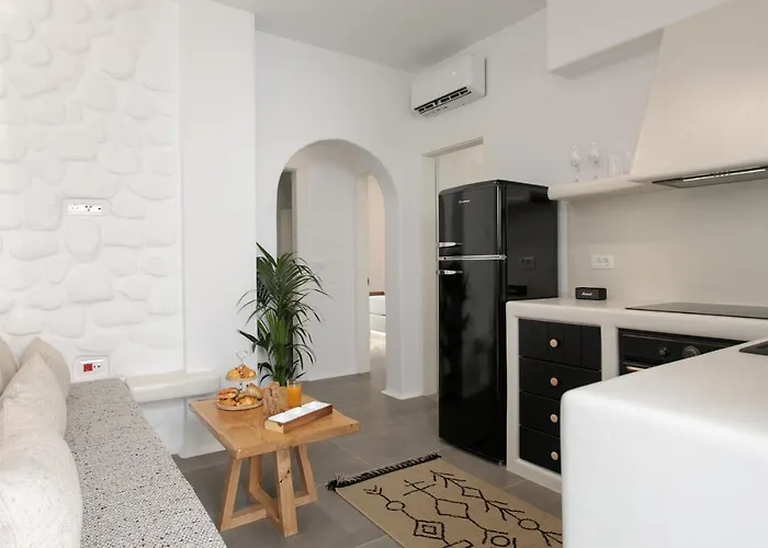 Kamvas Deluxe * Naxos City