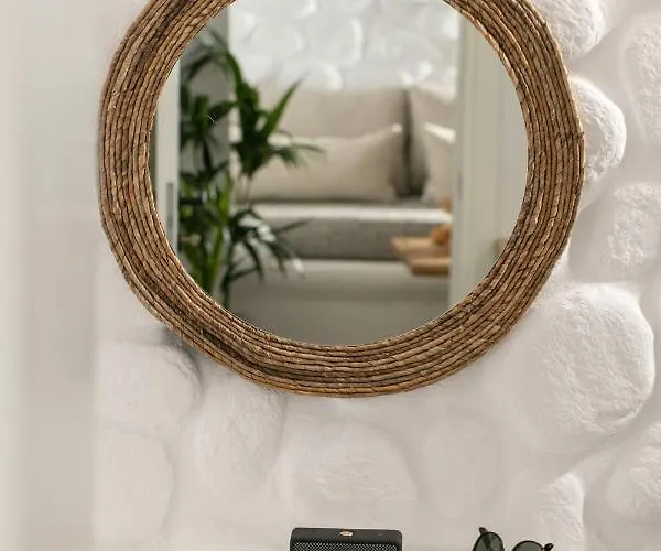 Kamvas Deluxe Naxos City