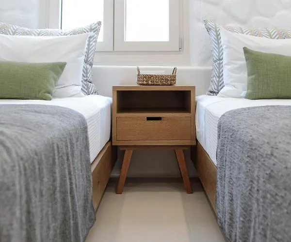 Kamvas Deluxe * Naxos City