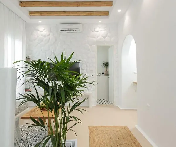 Kamvas Deluxe * Naxos City