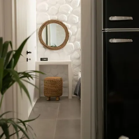 Kamvas Deluxe * Naxos City