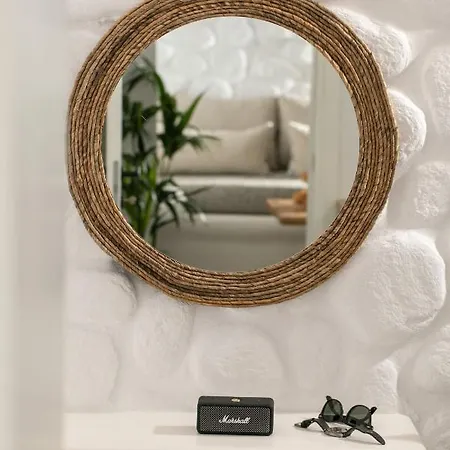 Kamvas Deluxe Naxos City