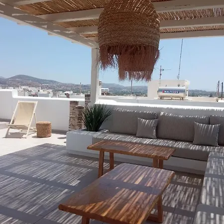 Kamvas Deluxe Naxos City