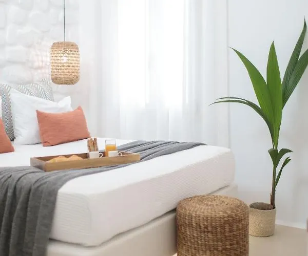 Kamvas Deluxe Naxos City