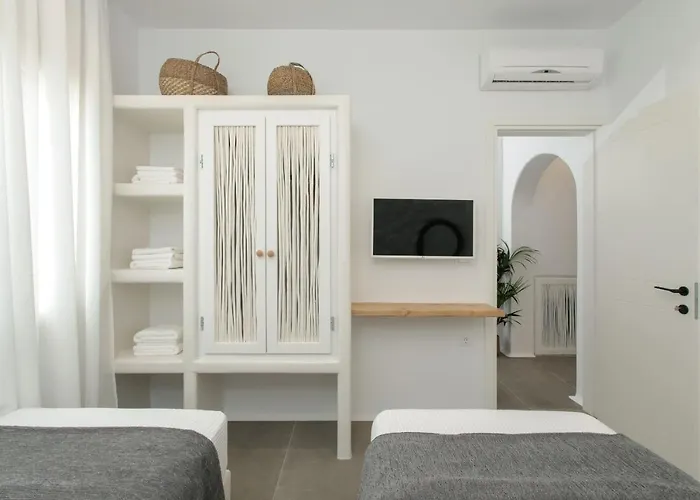 Kamvas Deluxe * Naxos City